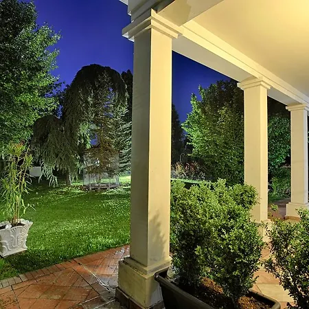 White House Bed & Breakfast *