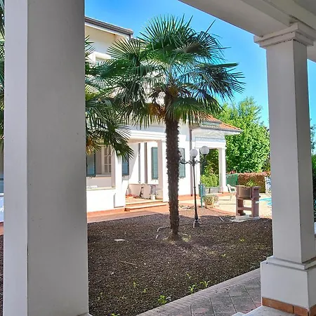 Bed & Breakfast White House