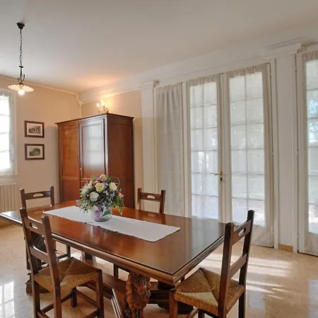 White House Bed and breakfast