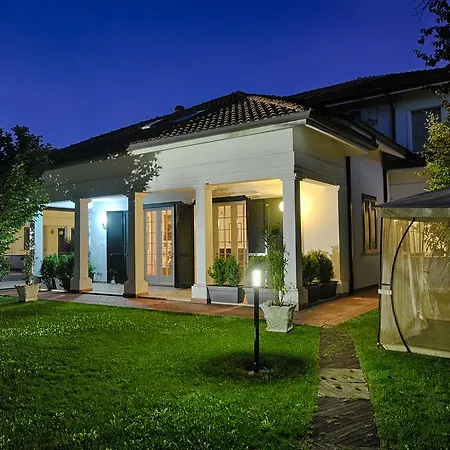 Bed & Breakfast White House *