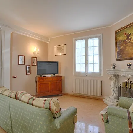 White House Bed and breakfast